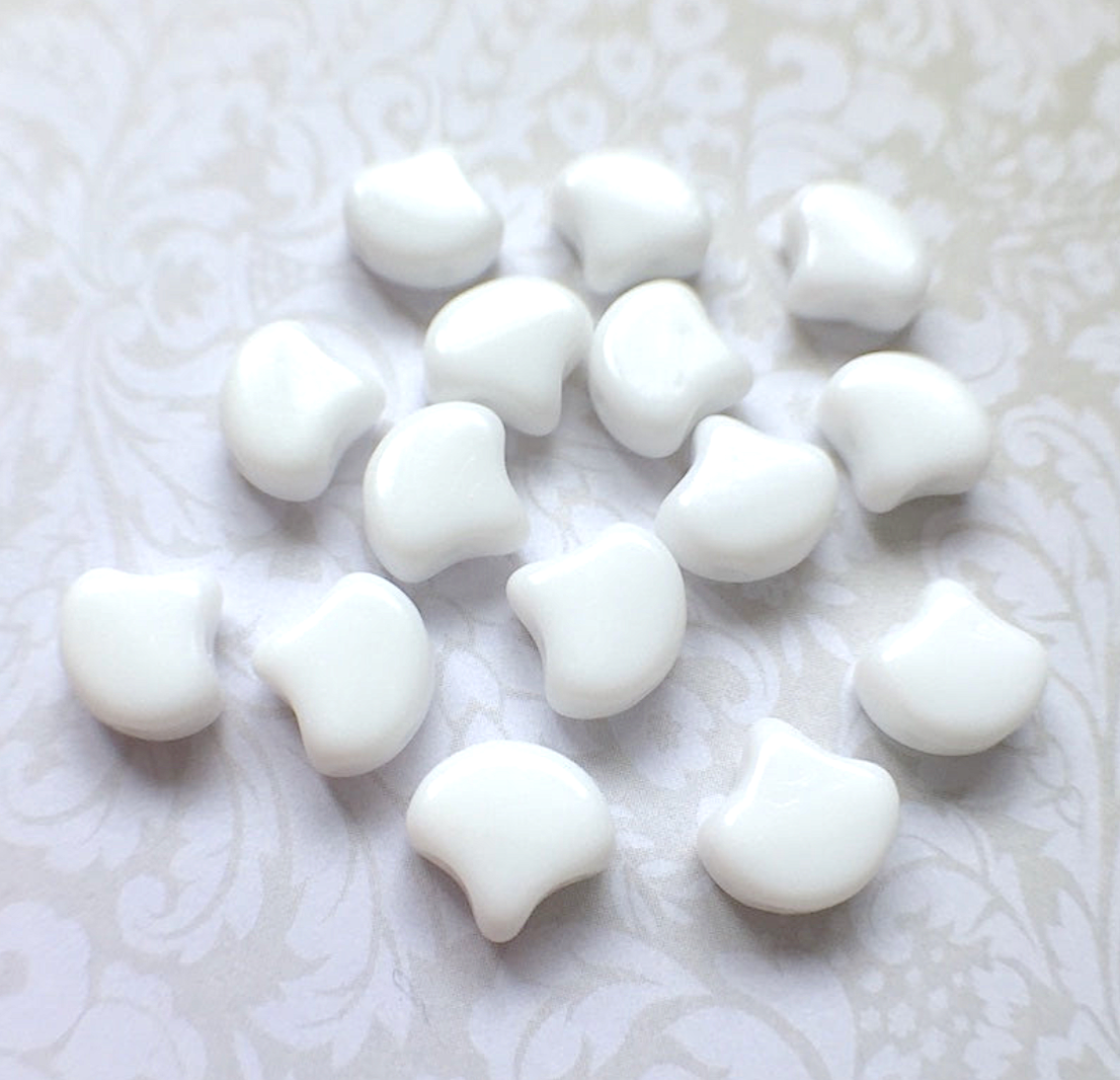 Chalk Ginko Duo Beads by Matubo - 10 grams