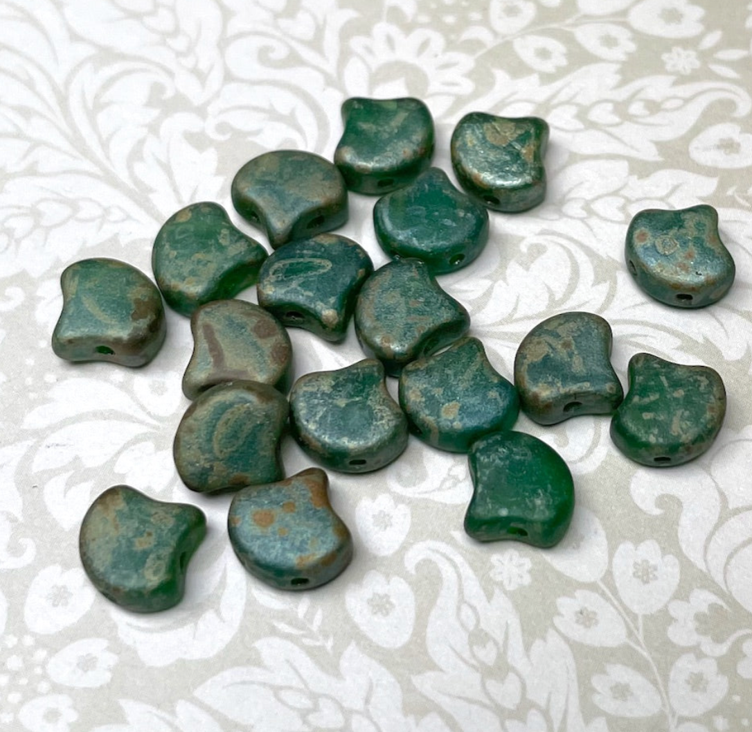 Emerald Matt Rembrandt Ginko Duo Beads by Matubo - 10 grams