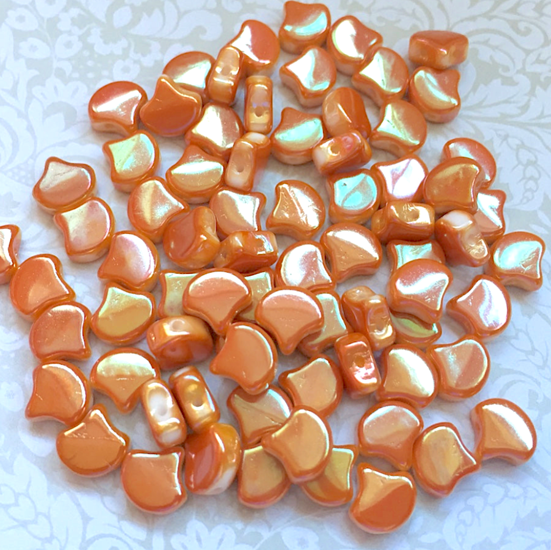 Chalk Full Apricot Ginko Duo Beads by Matubo - 10 grams
