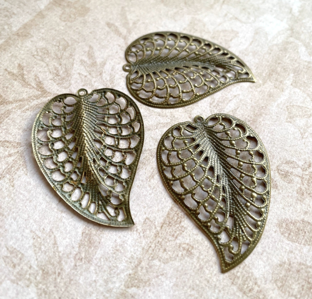Leaf Filigree Pendant Antique Bronze Colour Scrapbooking Embellishment Pack of 10