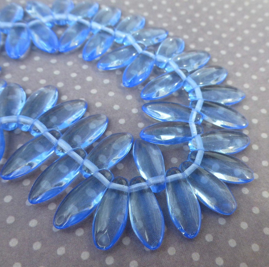 Light Sapphire One Hole Dagger Beads - Pack of 20 Beads