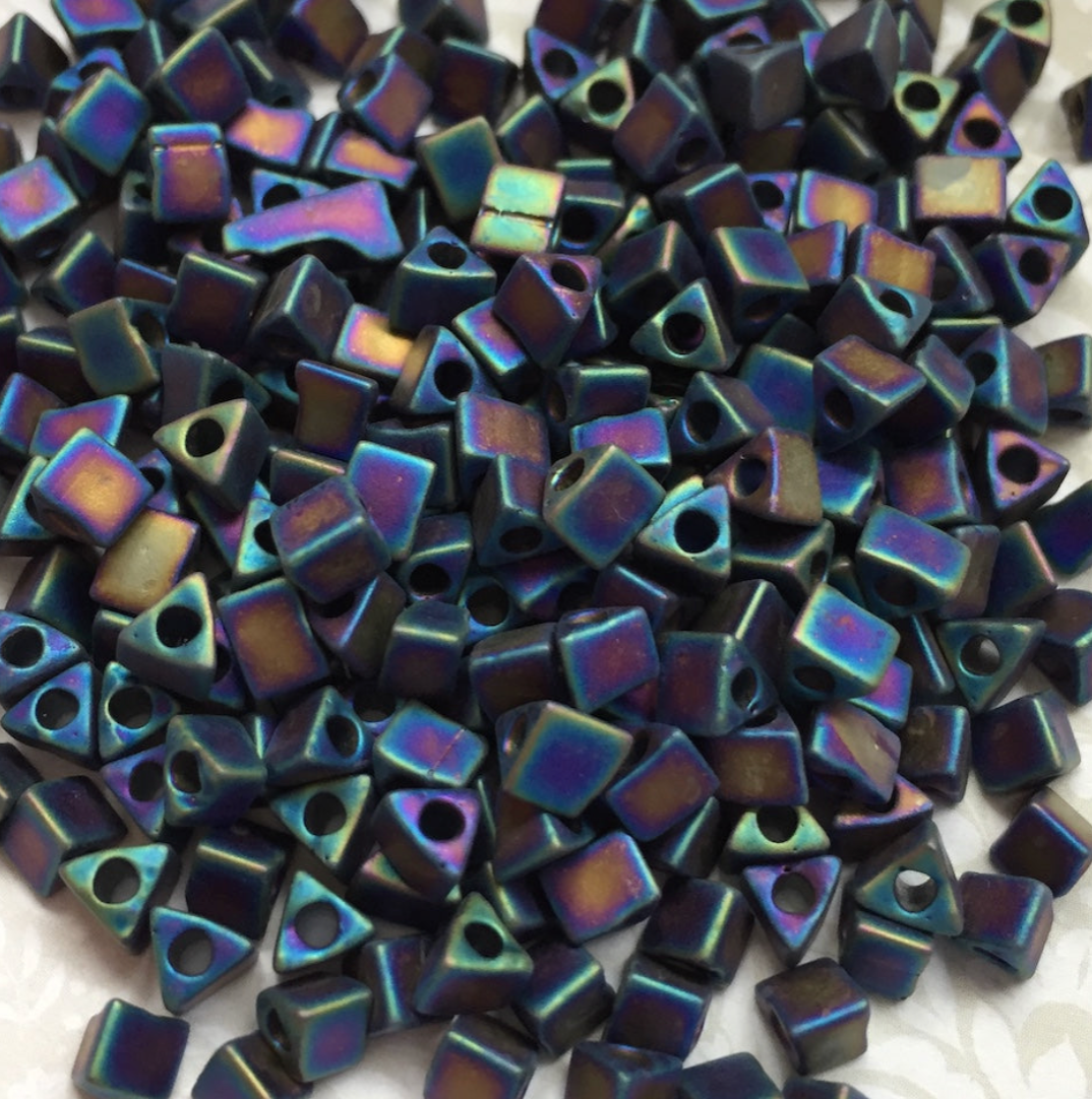 Matte Black AB 5/0 Sharp Triangle Beads STR5-401FR - 10 grams
