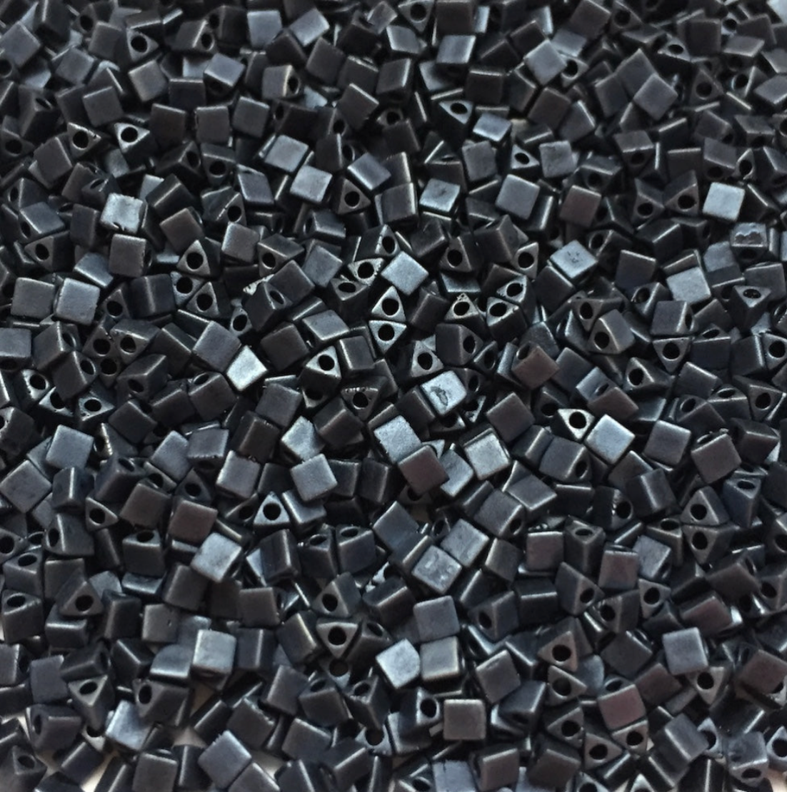 Matte Gunmetal 10/0 Sharp Triangle Beads STR10-2001 - 10 grams