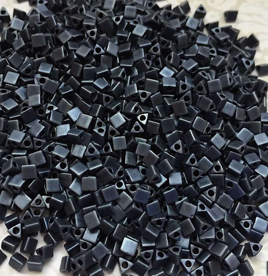 Matte Gunmetal Miyuki 8/0 Sharp Triangle Beads STR8-2001 - 10 grams