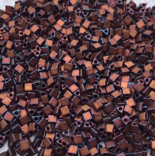 Matte Metallic Dark Raspberry Miyuki 8/0 Sharp Triangle Beads STR8-2005 - 10 grams