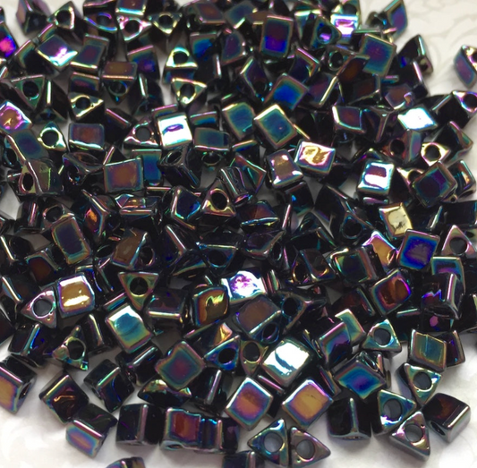 Metallic Variegated Blue Iris 5/0 Sharp Triangle Beads STR5-455 - 10 grams