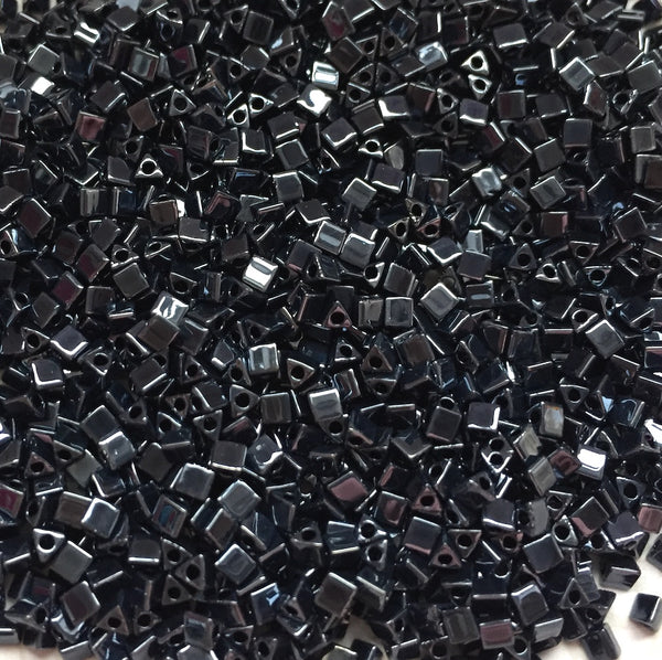 Gunmetal 10/0 Miyuki Sharp Triangle Beads 10 grams STR10-451