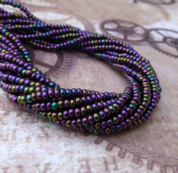 Purple Iris 8/0 Czech Glass Seed Beads 20 grams SB8-59195
