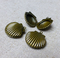 Pack of 4 - Antique Bronze Brass Locket Shell, Keepsake Locket